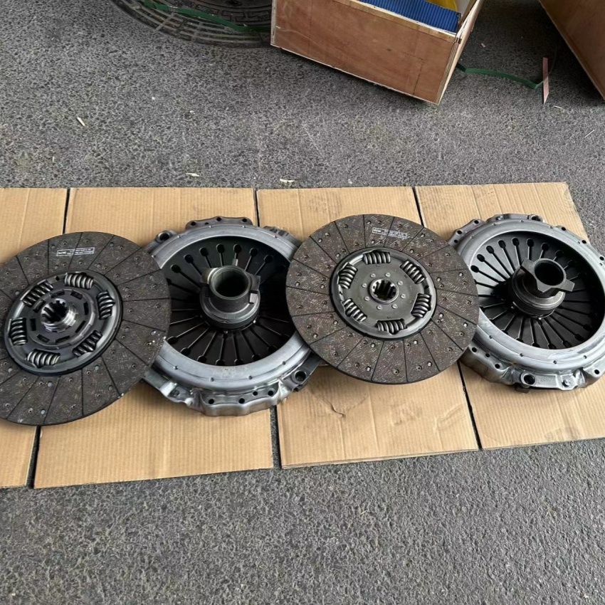 DAF Truck XF105 XF95 CF85 CF65 LF55 LF45 3482083032 Clutch Cover with 1997-2010