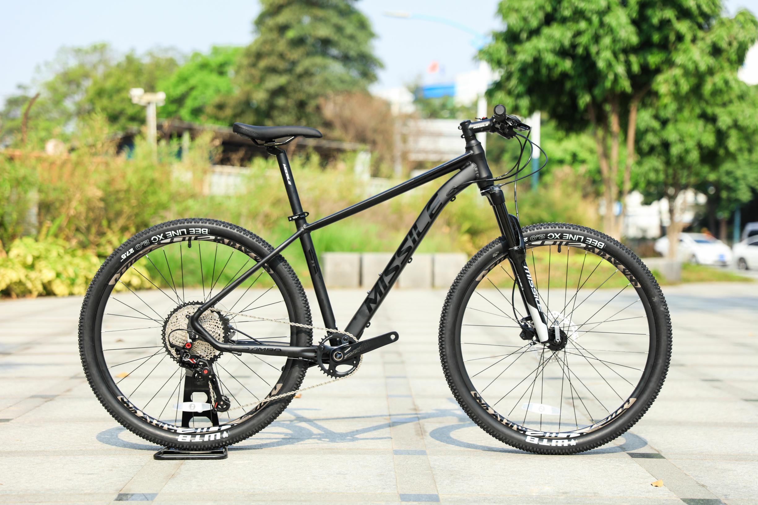 27.5 Inches Mountain Bike with Hydraulic Disc Braking System and Lightweight Design