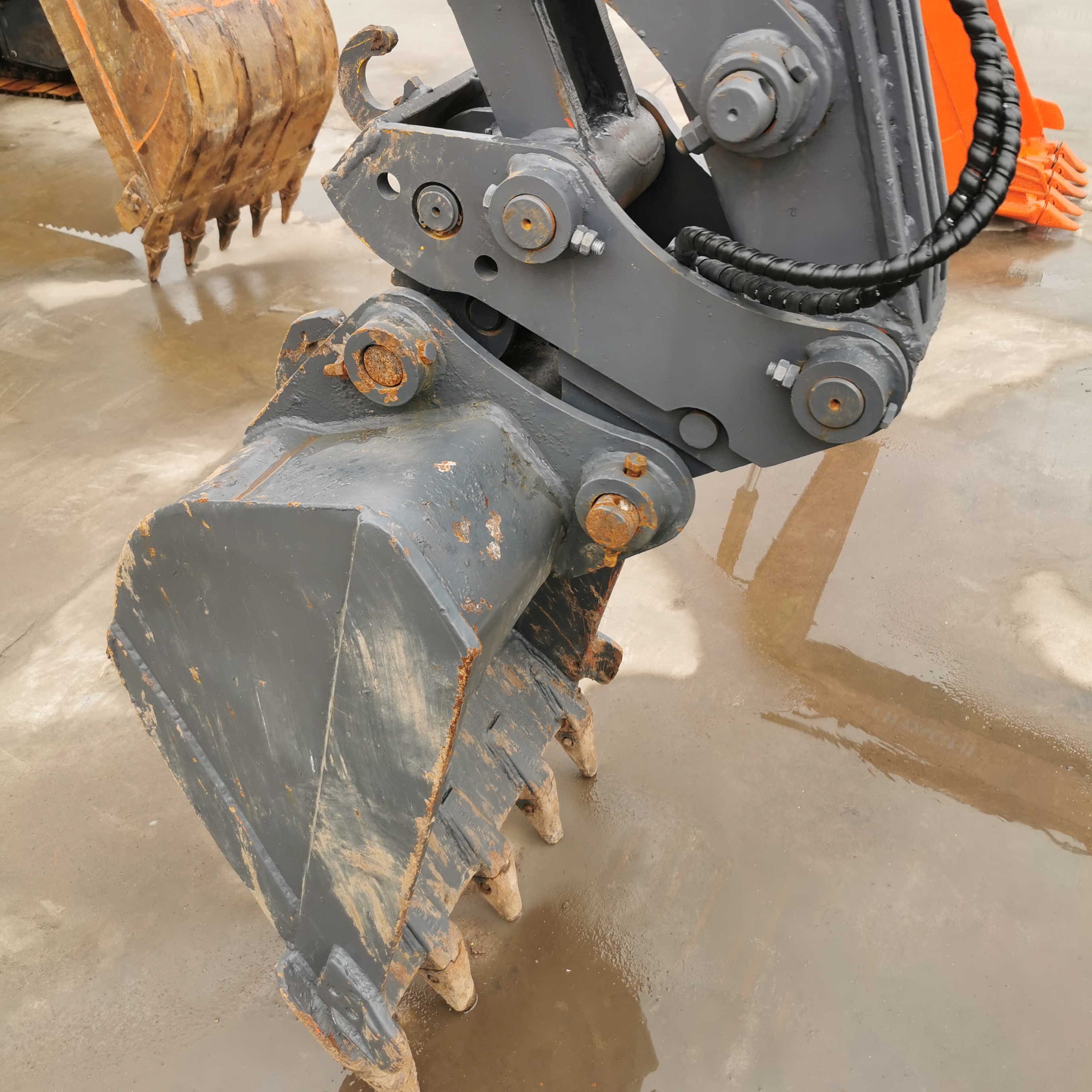 Mini Digger Excavator DX6OW with Original Hydraulic Cylinder and 2001-4000 Working Hours