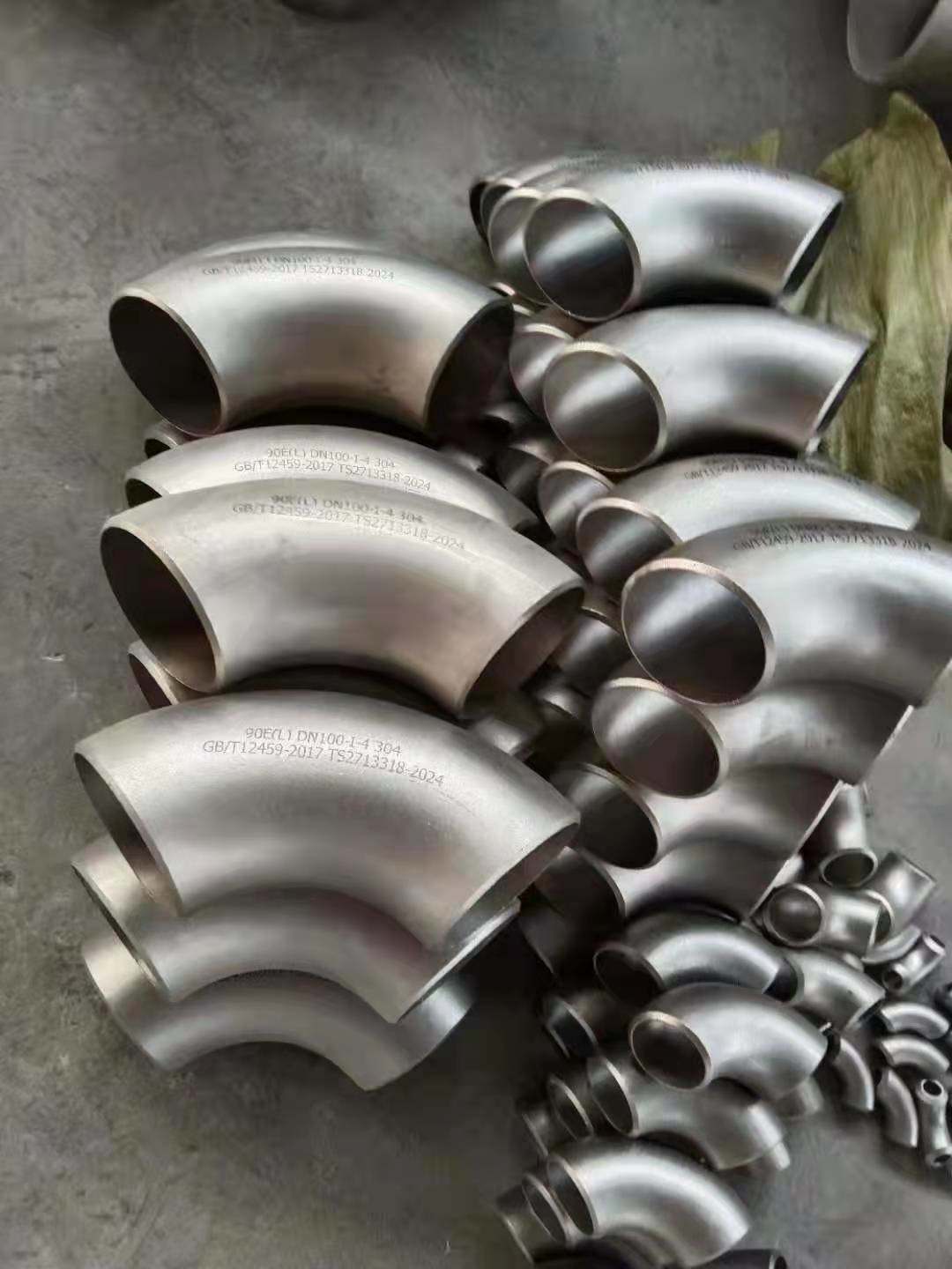 Butt Weld 1/2" Stainless Steel 304 Sch10s Lr or Sr Pipe Elbow Astm A403