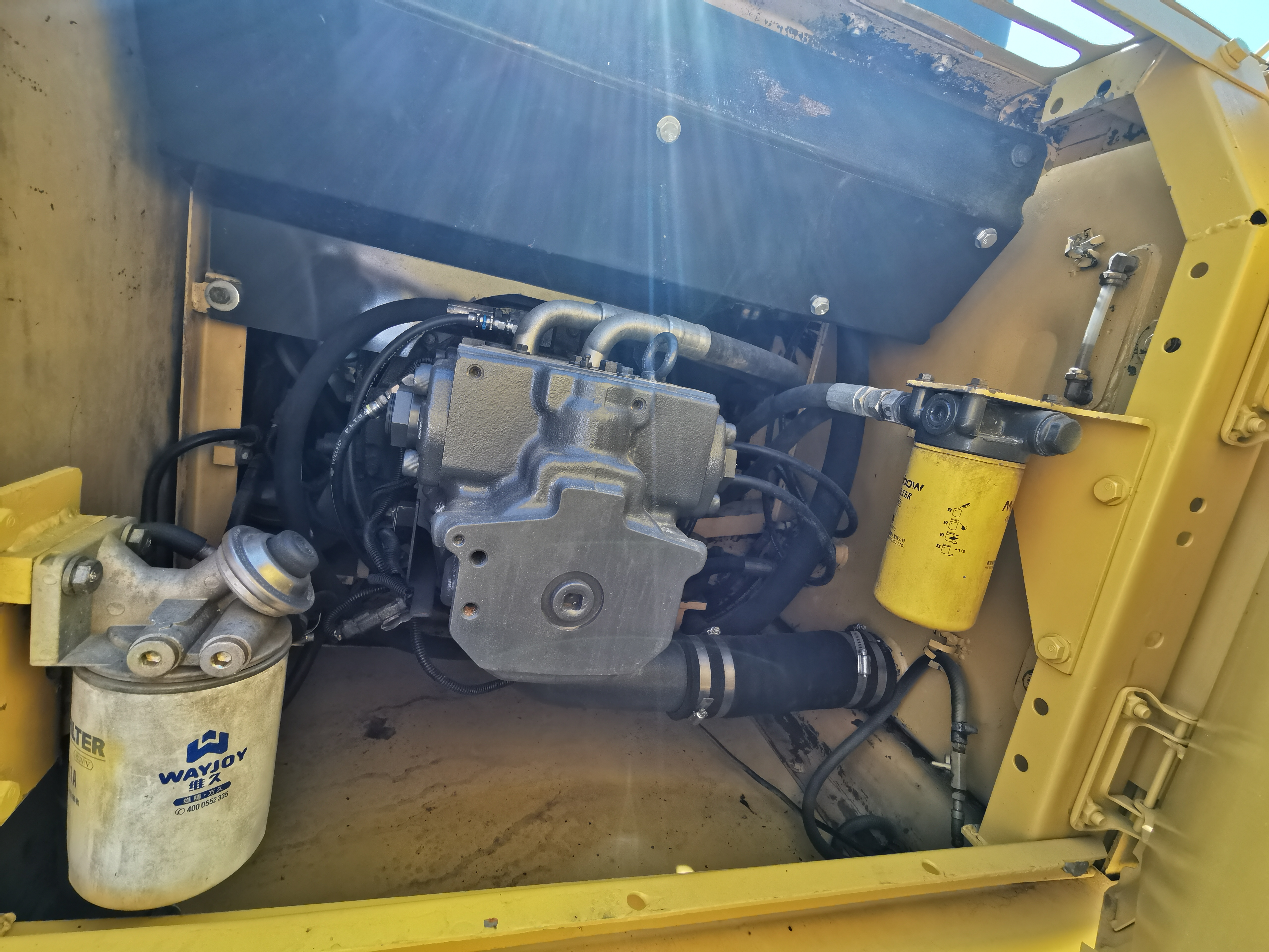 22T Used Komatsu PC220 Crawler Excavator for Construction Projects in Original Color