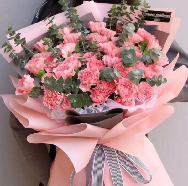 Wholesale flower wrapping paper, flower bouquets, bubble balls, decorative