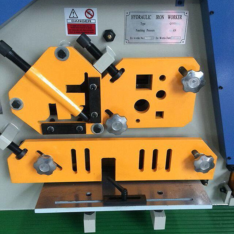 90T 120T Hydraulic Punching And Shearing Machine 5500w 80mm 65 Ton Ironworker