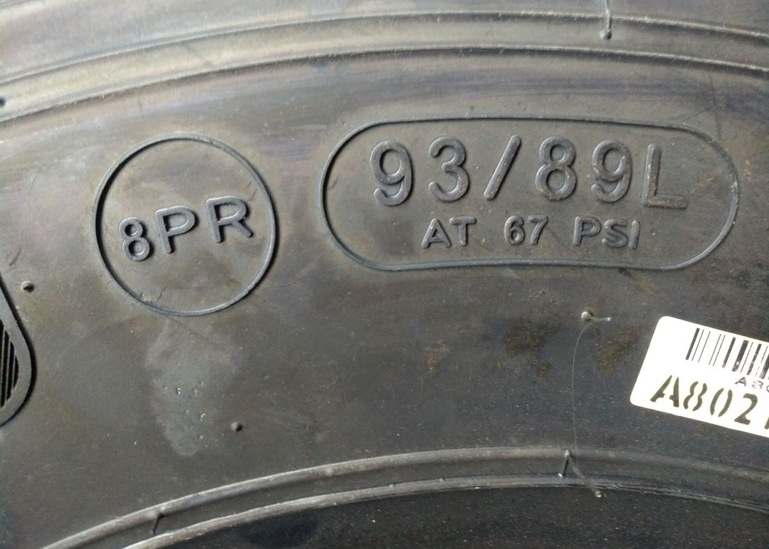6.00R13LT Pickup Truck Tires , Light Duty Truck Tires With 3 Zigzag Grooves