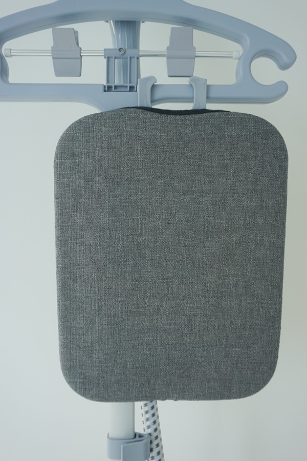 Single Pole Garment Steamer With Stand , 1800 W Heavy Duty Clothes Steamer