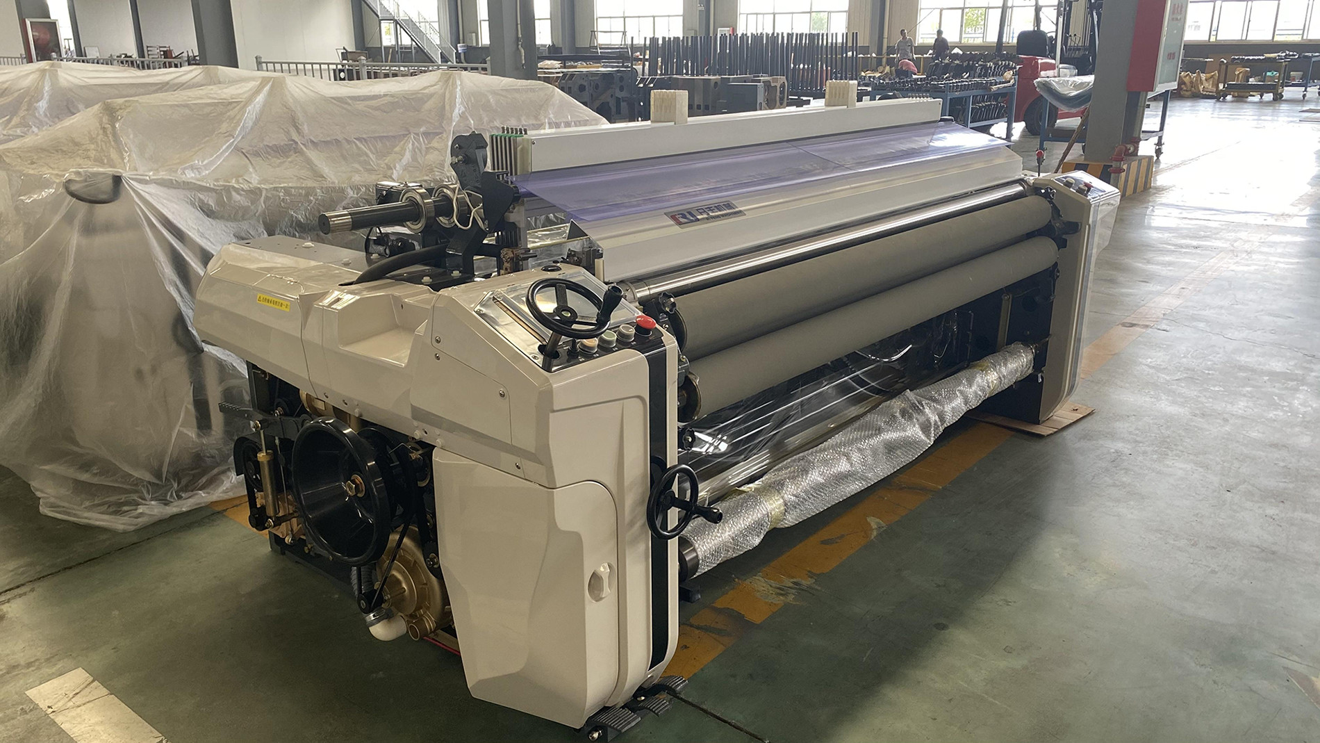 Double Nozzle Electronic LO/TU Textile Machine Water Jet Loom With Plain Shedding