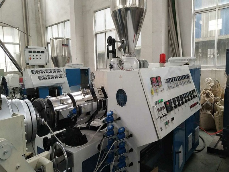 Factory Price HDPE Pipe Extruder Machine