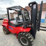 Four Wheel Electric Forklift 4X4 Integrated Rough Terrain 4.5t Forklifts