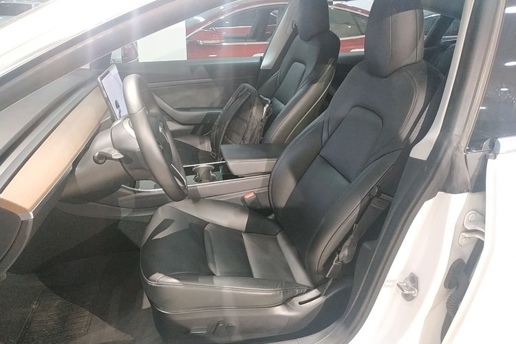 401Km/H High Speed Electric Super Car Smart 5 Seat Electric Car Electric Vehicle