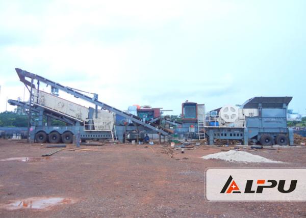 Buy cheap Multi - Purpose Combined Mobile Crushing Plant / Mining Crusher Equipment from wholesalers