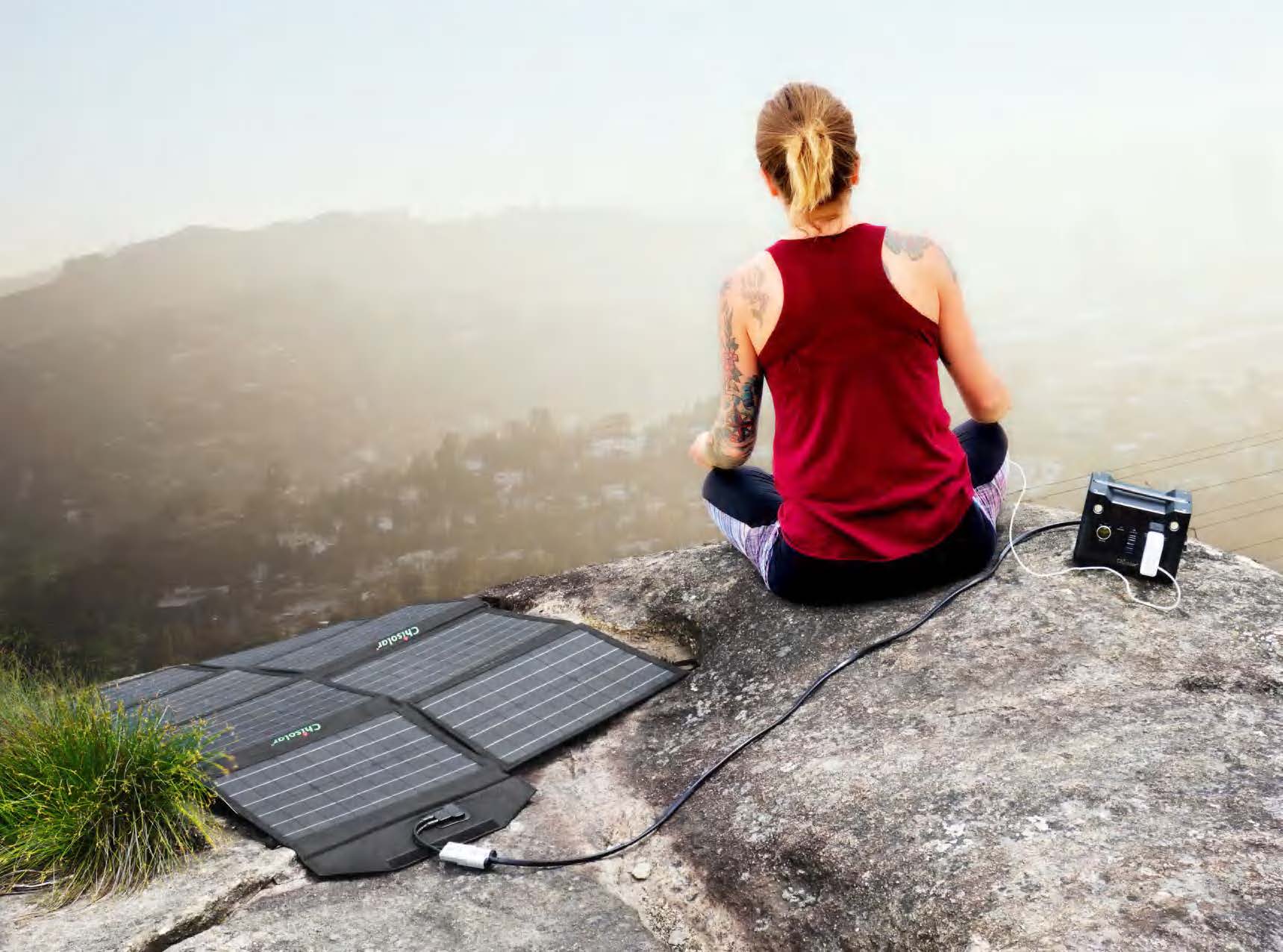 Outdoor Portable Mobile Phone Power Charging 160W Folded Solar Panel