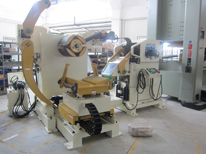 three-in-one feeder