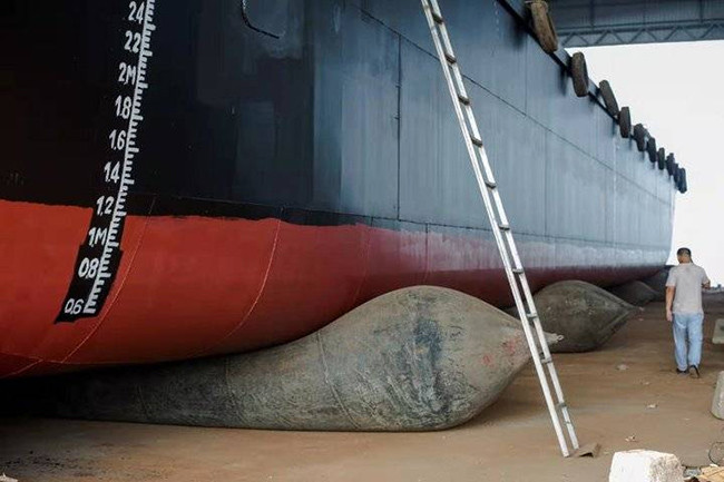 Inflatable Marine Rubber Airbags Cylindrical Heavy Duty Airbags For Lifting