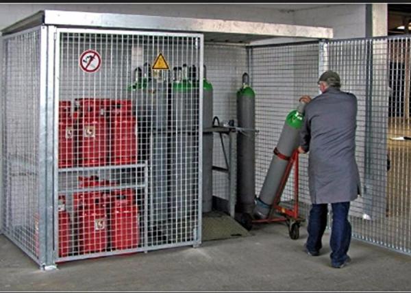 Industrial Gas Cylinder Storage Of Propane Gas Cylinders Black / Yellow / White