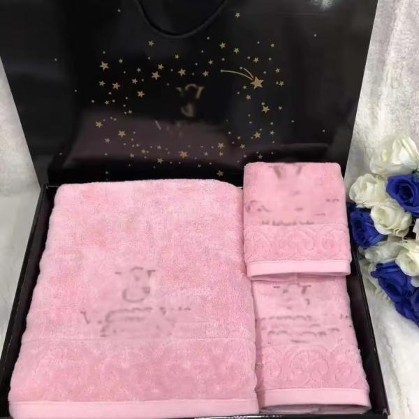 Buy cheap Polyester Rectangle Towel Set for Hotel Bathroom 2024 Design Trending 35*75cm 70*140cm from wholesalers
