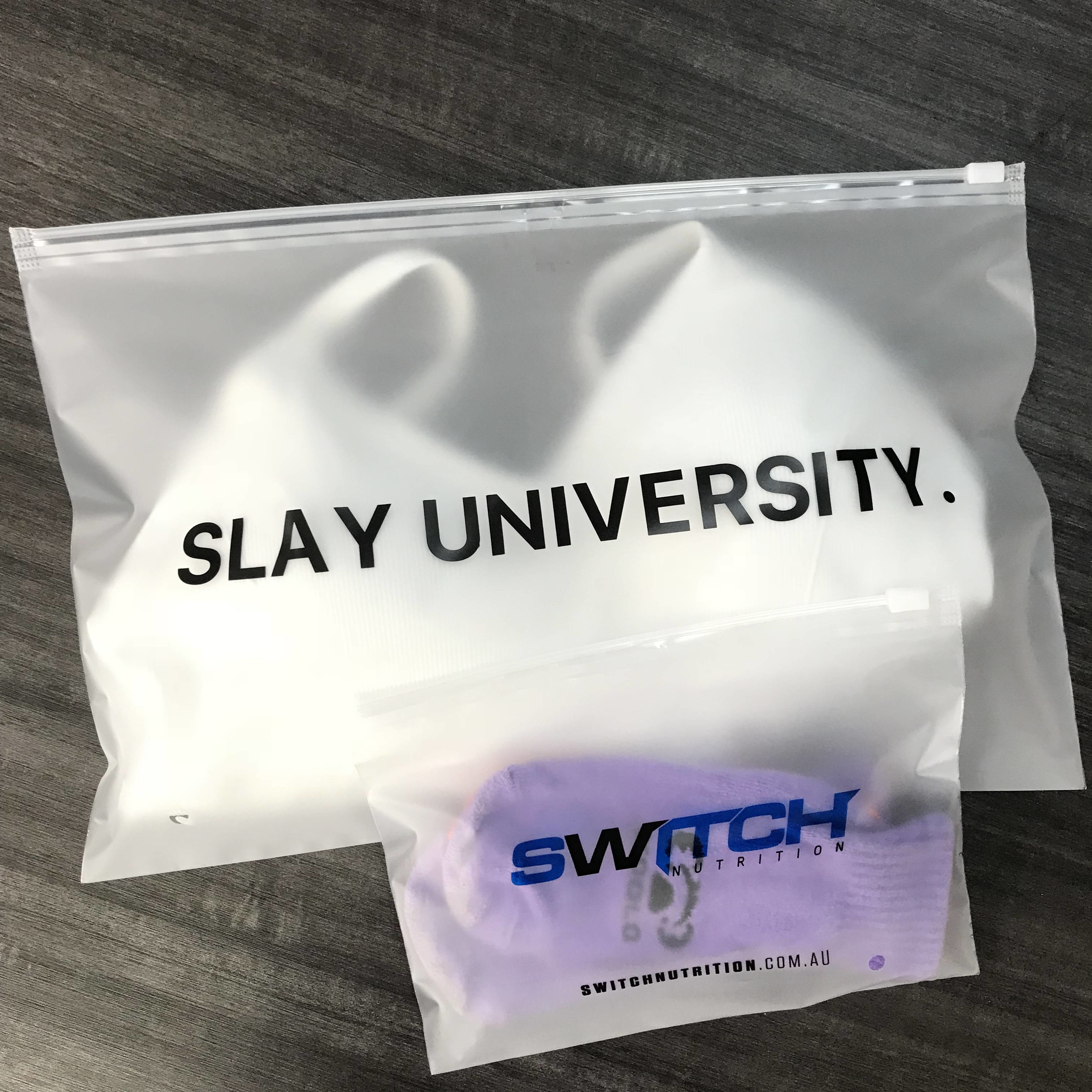 Zipper Printed Garment Plastic Packaging Bags Self Sealing OPP Material 32x22cm