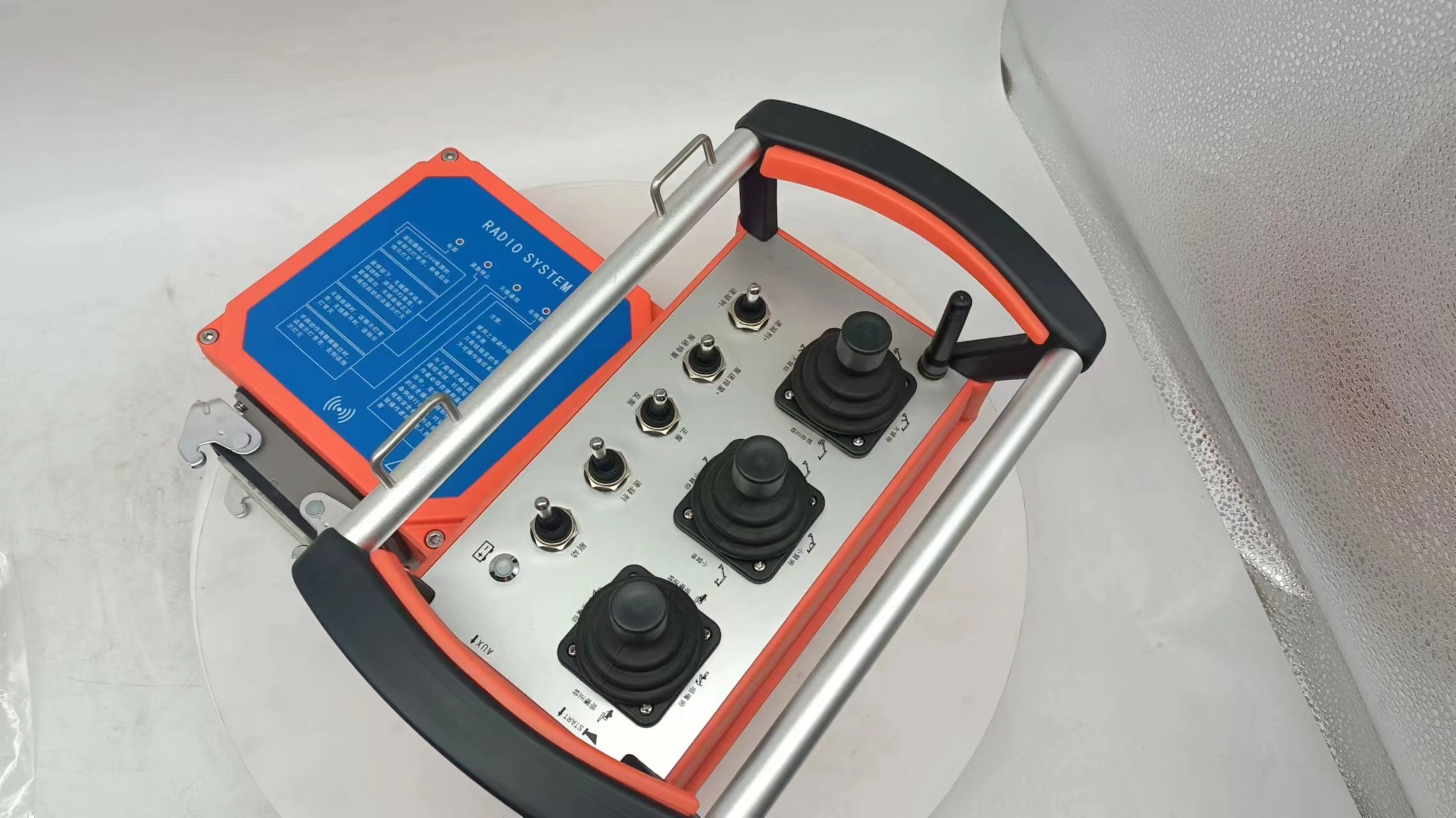 OEM Concrete Pump Wireless Remote Putzmeister Ergonomic Remote Control 20dBm