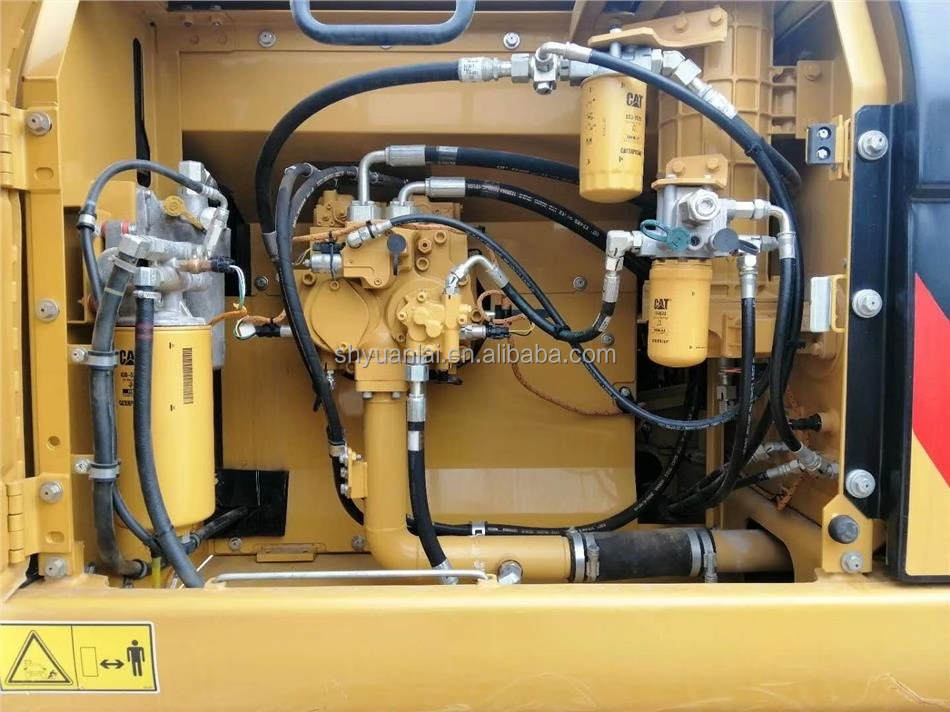 High Power CAT326D2 Excavator with Low Machine Weight and Low Working Hours in Shanghai