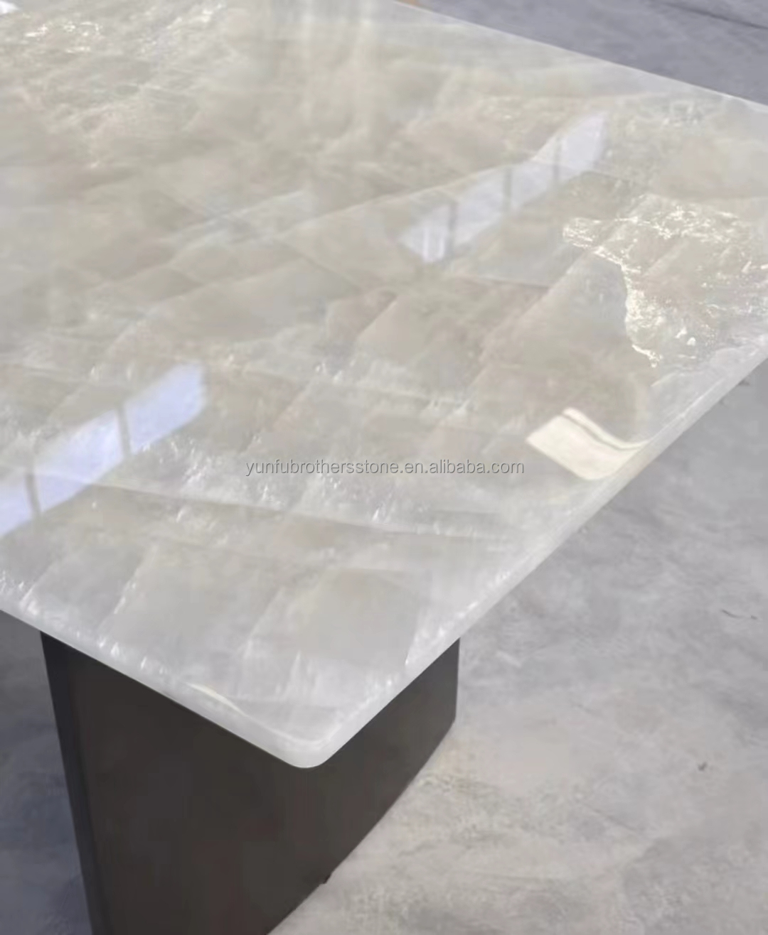 Translucent Cristallo Countertop Onyx Marble Table in Modern Design for Luxury Dining