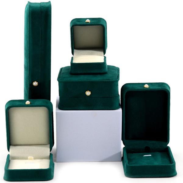 Buy cheap 9*9*4.5cm Green Velvet Ring Jewelry Box for Customized Bracelet Earrings Packaging from wholesalers