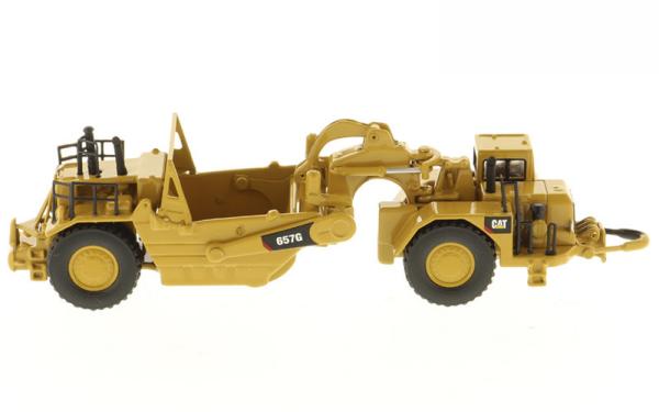 DM Caterpillar CAT 657G Wheel Scraper 1/125 Scale Diecast Alloy Collectible