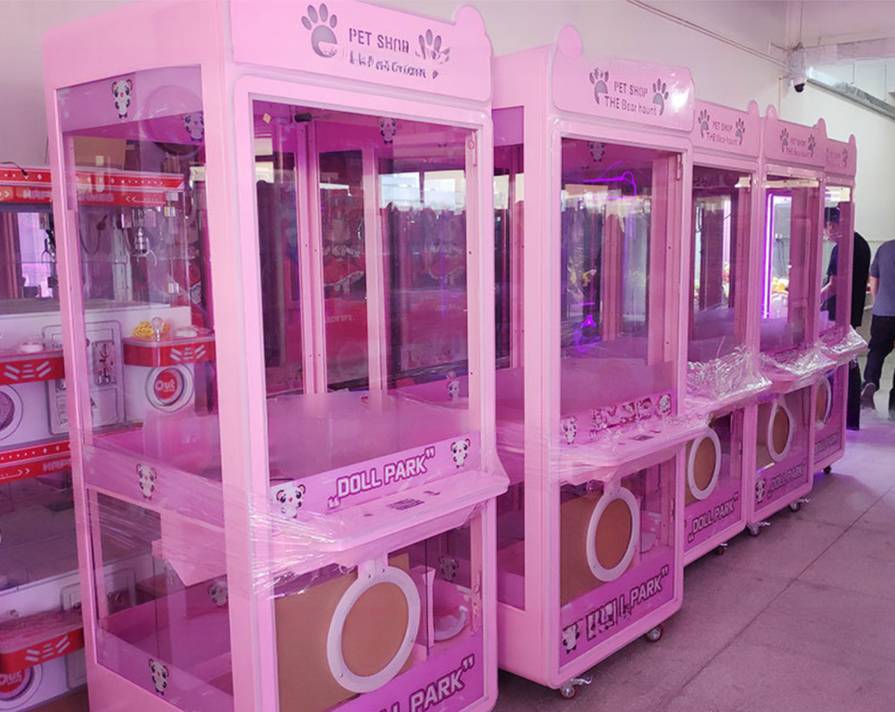 Dreamland design arcade toy crane machine cash system control claw vending gift machine for sale