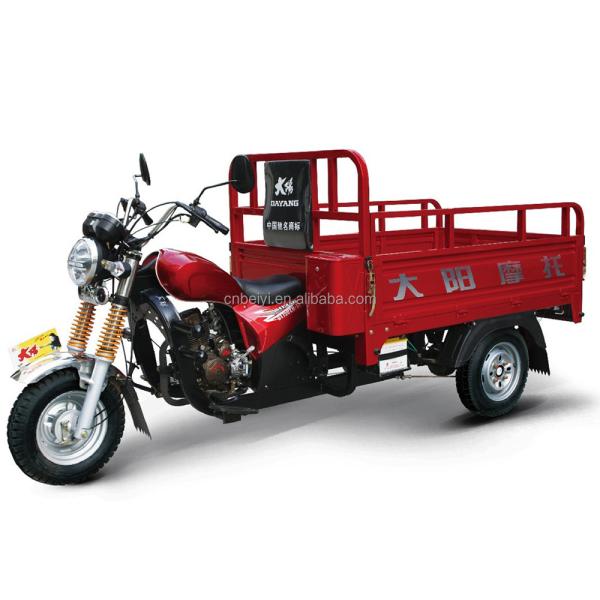 3300mm Size Red Tricycle 150cc Four Wheel Motorcycle with 1000kgs Loading
