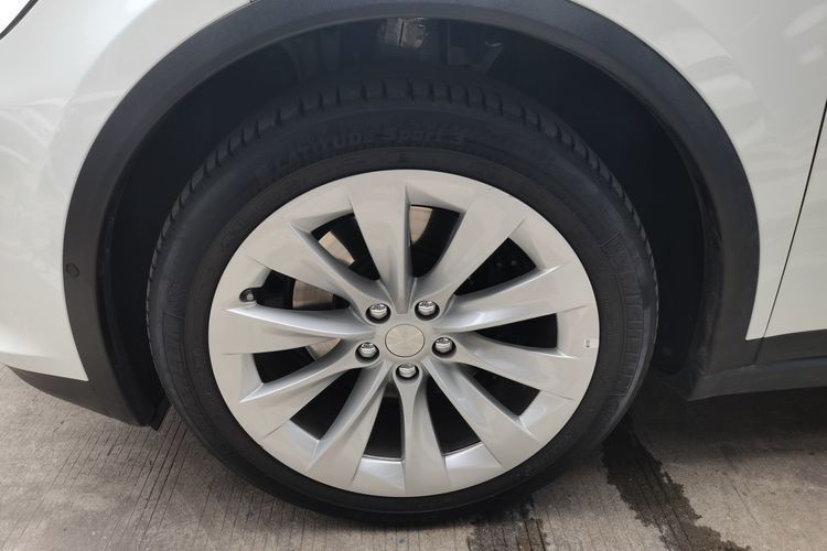 NEDC 575km Range New Automobile Electric Car Electic Vehicle