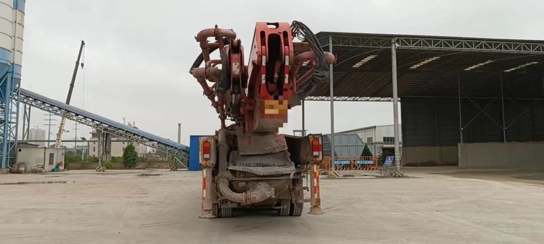 Heavy Machinery Zoomlion Putzmeister 52m Concrete Boom Pump Truck