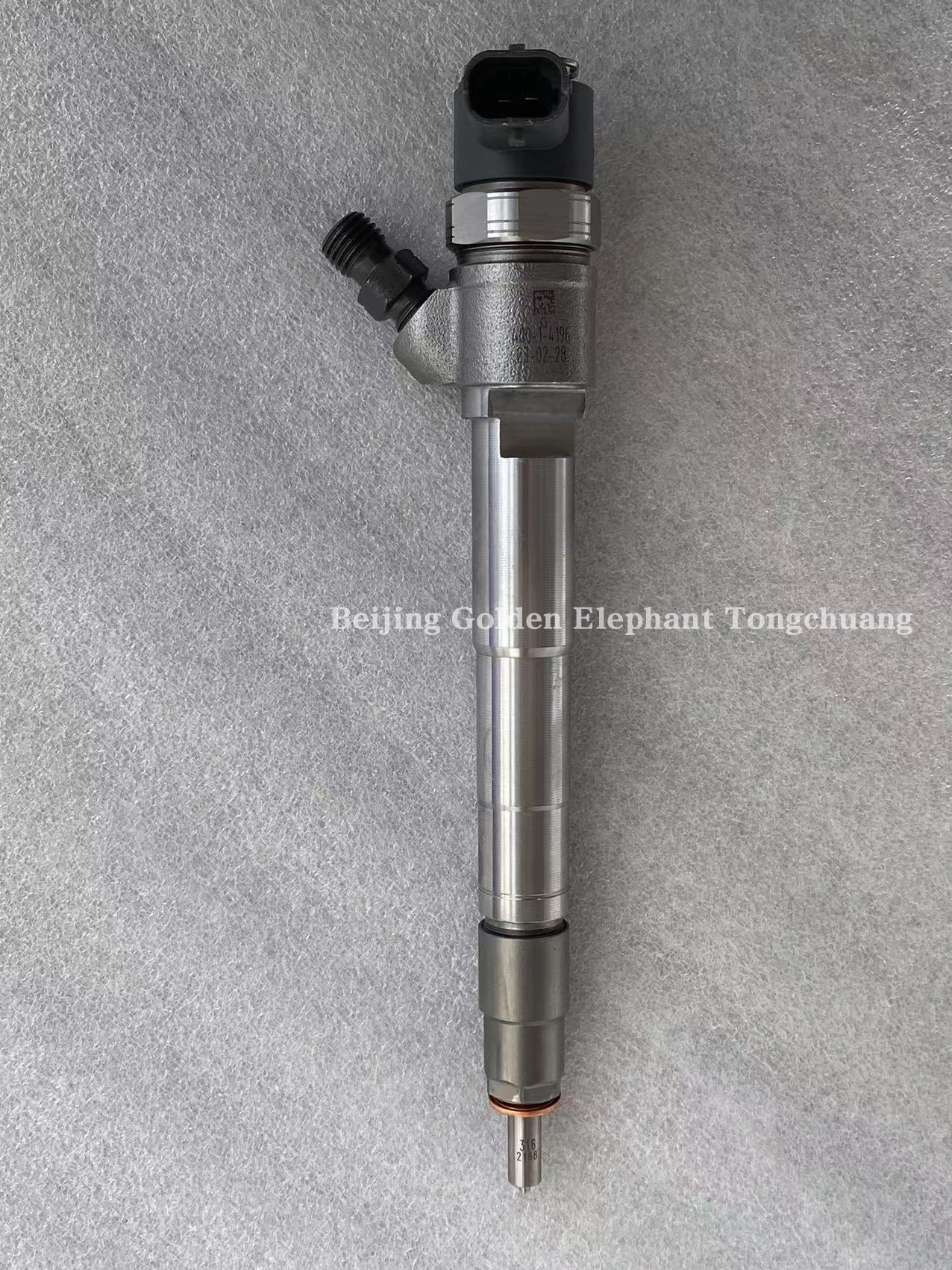 0445110376 Foton Truck Spare Parts Omako O Ling MRT ISF 2.8 Engine Injector Assembly The