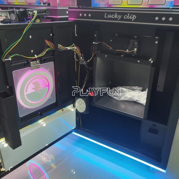 Brazil Popular Arcade Clip Mini Game Machine Lucky Clip Prize Machine 24 Clips Coin Operated Machine