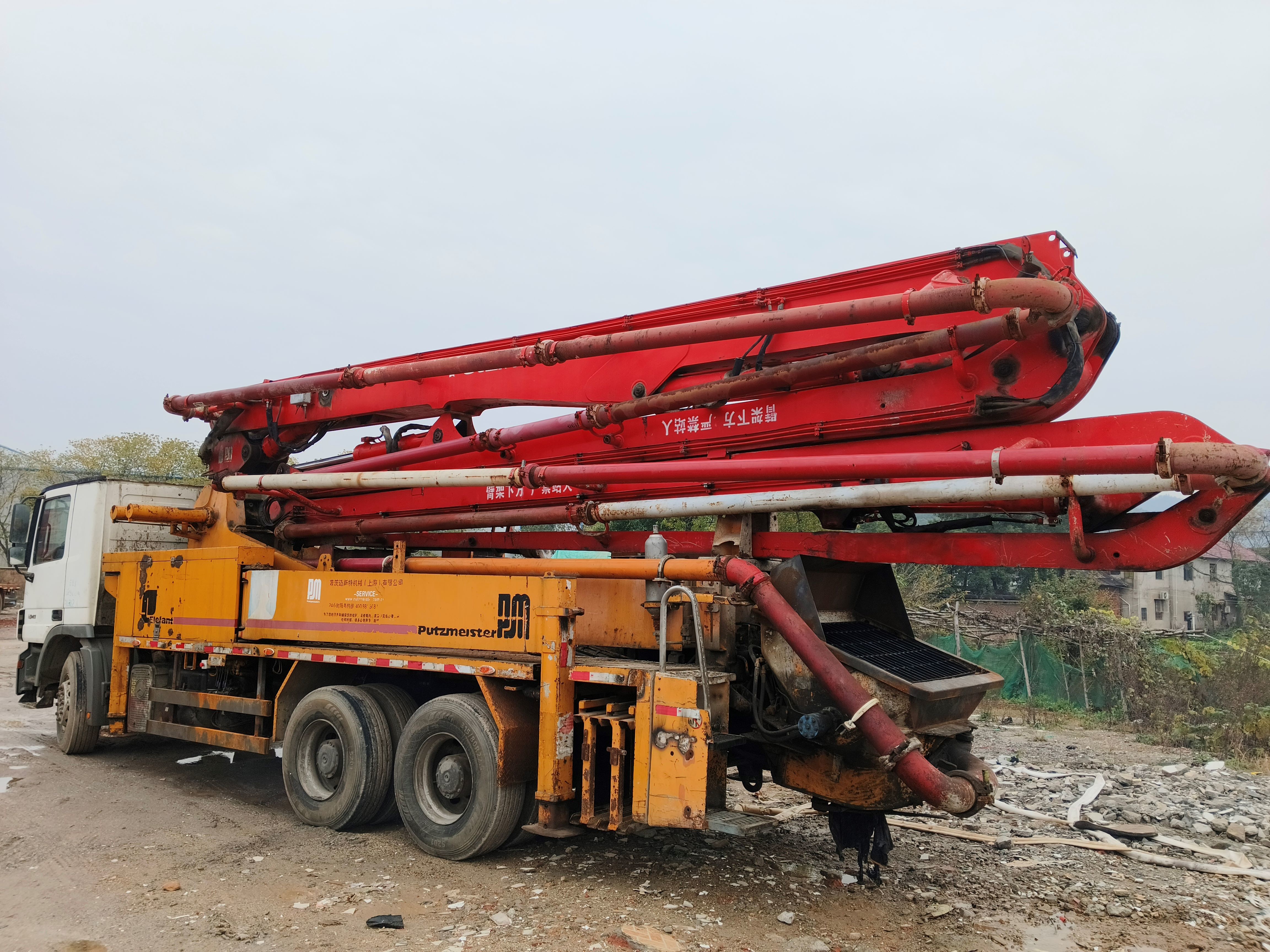 Mechanical Putzmeister 38 m concrete pump installed on Mercedes chassis direct sales