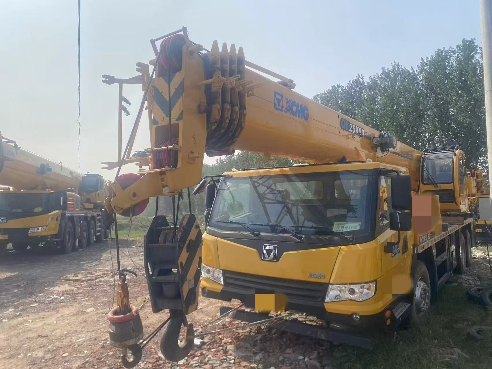 Used XCMG Mobile Truck Crane 25 Tons for Construction Company Inventory Direct Sale