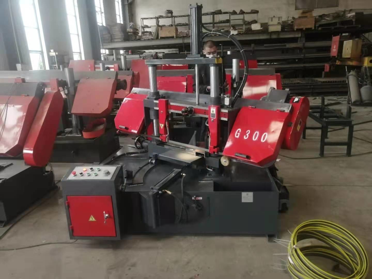 Carbon Steel 2.2kw Horizontal Metal Cutting Band Saw Machine