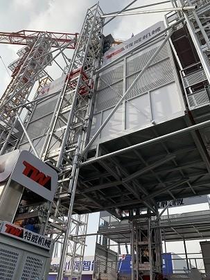 Buy cheap Twin Mast SC800 Building Site Hoist , 8Ton High Rise Material Hoist from wholesalers