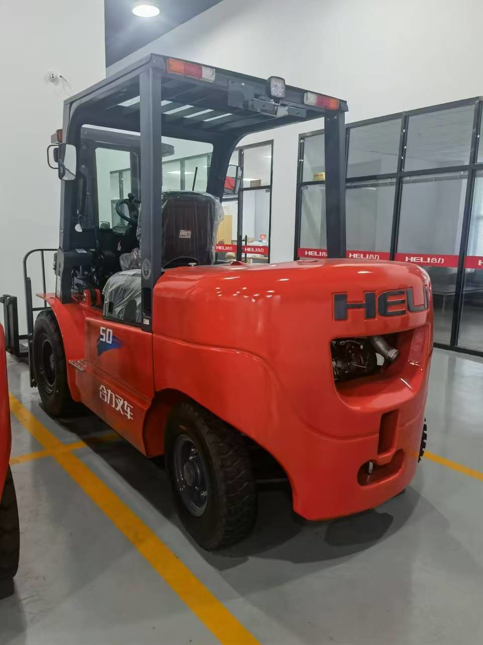 5 Tons Heli 50 Forklift Diesel Lifting Machine 3 Meters Height 5000kg Weight
