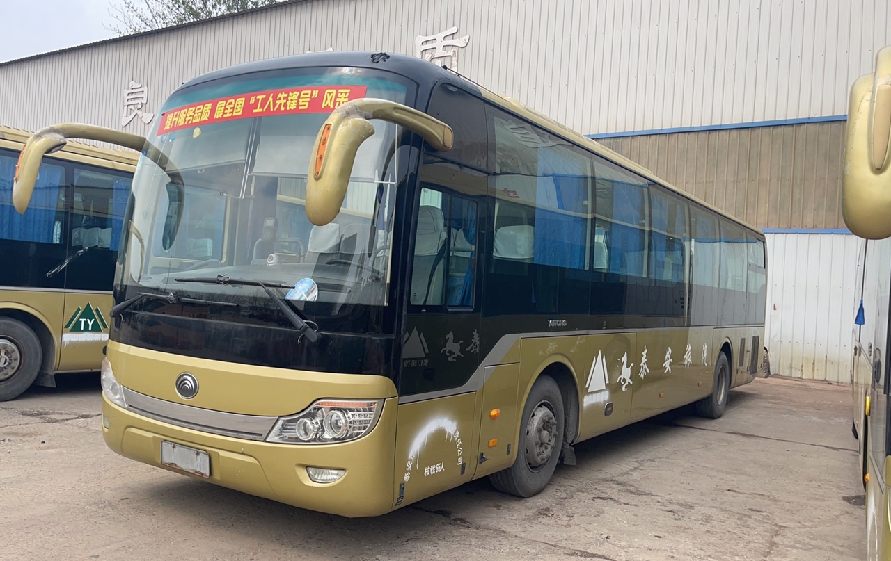 65 Seater Used Coach Bus for City Passenger Good Condition LHD Euro 2 Emission Standard