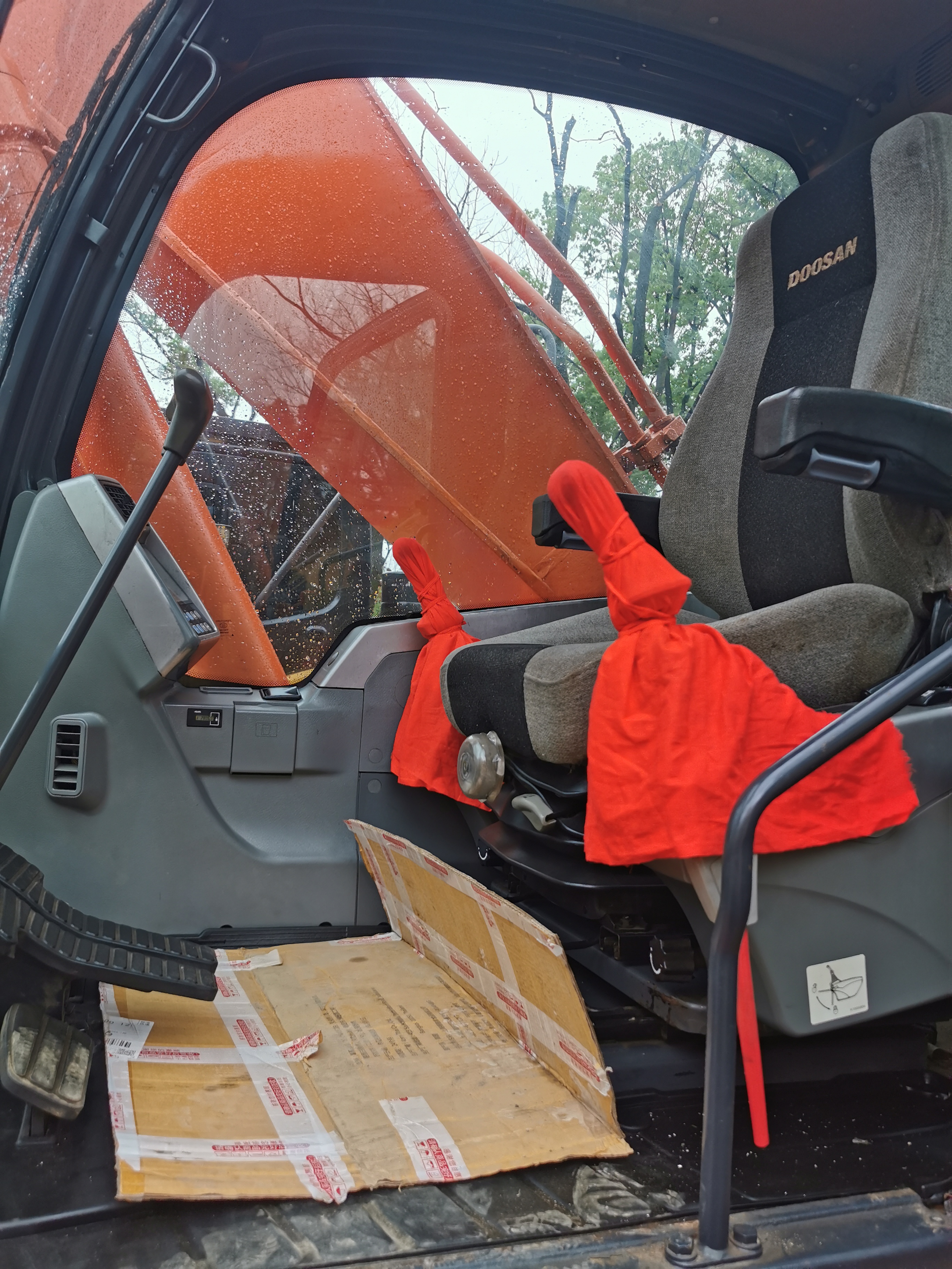 30 KG Machine Weight Original Digger Doosan 300 Excavator DX300-9 Crawler Excavadora