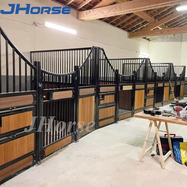 Quality 4.0 Length European Horse Stalls For Farms Weatherproof for sale