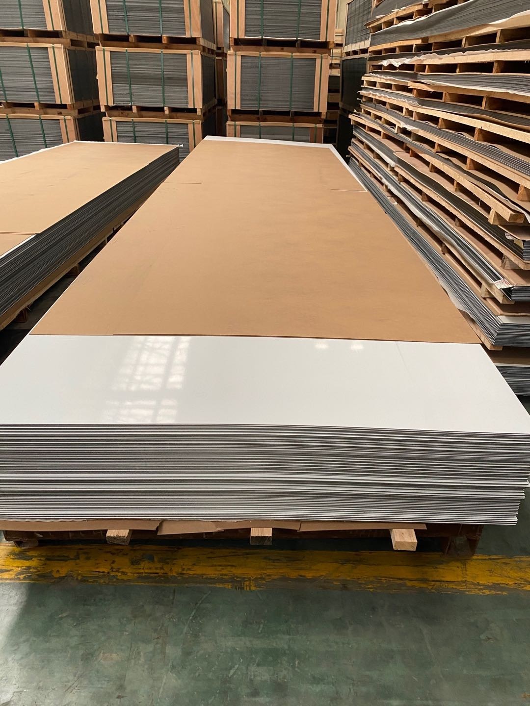 PE Coated ACP Lightweight And Elegant High Gloss Aluminum Composite Panel For Contemporary Construction