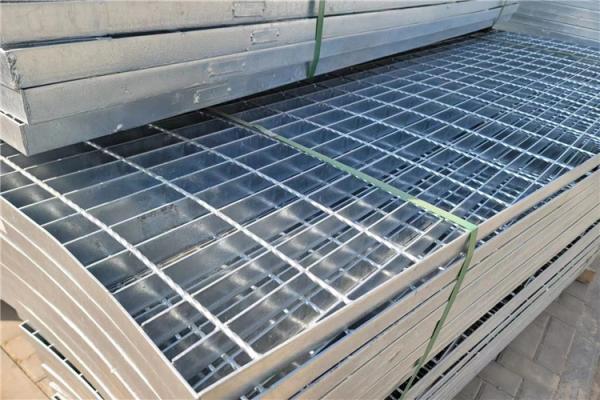 Buy cheap Hot DIP Galvanized Steel Bar Grating Finish Plain Floor Welded Grating from wholesalers