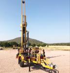 Trailer Mounted Mobile Water Well Drilling Rig , Hydraulic Borehole Drilling