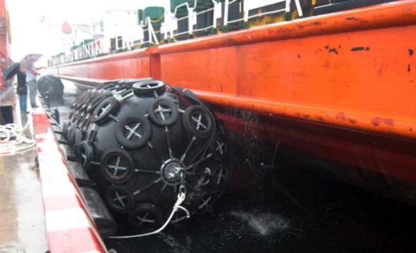 Buy cheap Air Tightness Sling Fender Anti Explosion Marine Floating Pneumatic Rubber Fenders from wholesalers