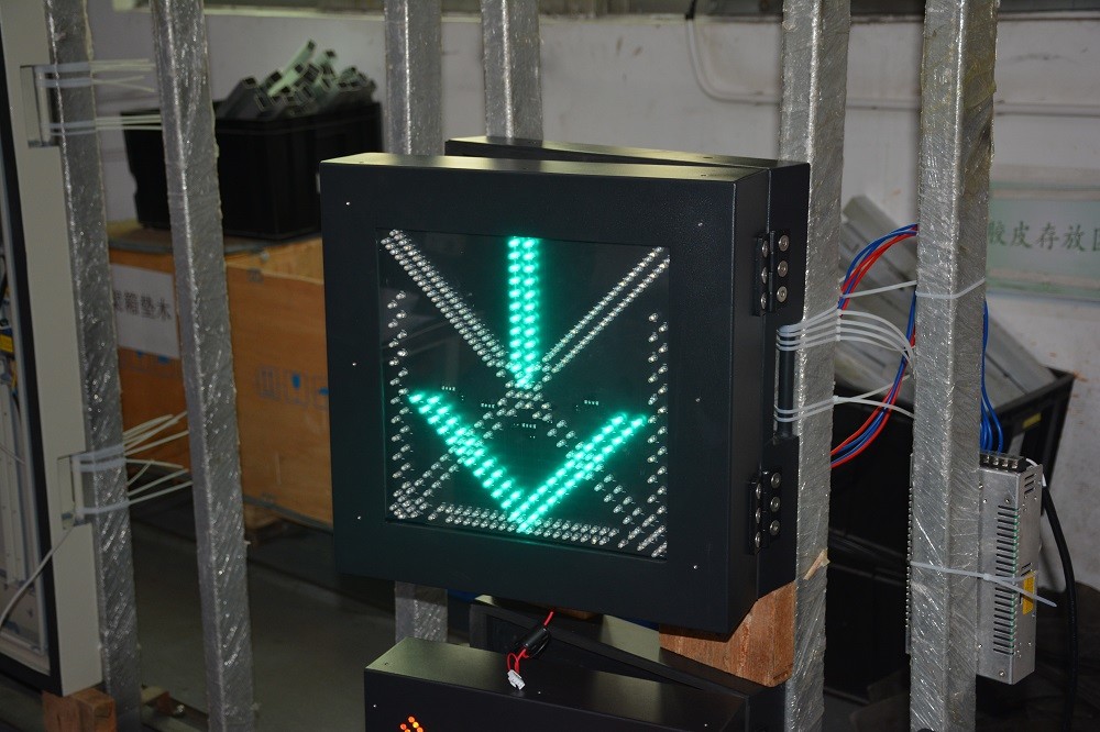 EN12966 LED Lane Control Signs Intersection Variable Message Display