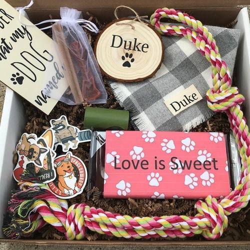 Buy cheap 15'' 20'' 25'' Dog Birthday Treat Box Delivery For Corgi Pitbull from wholesalers