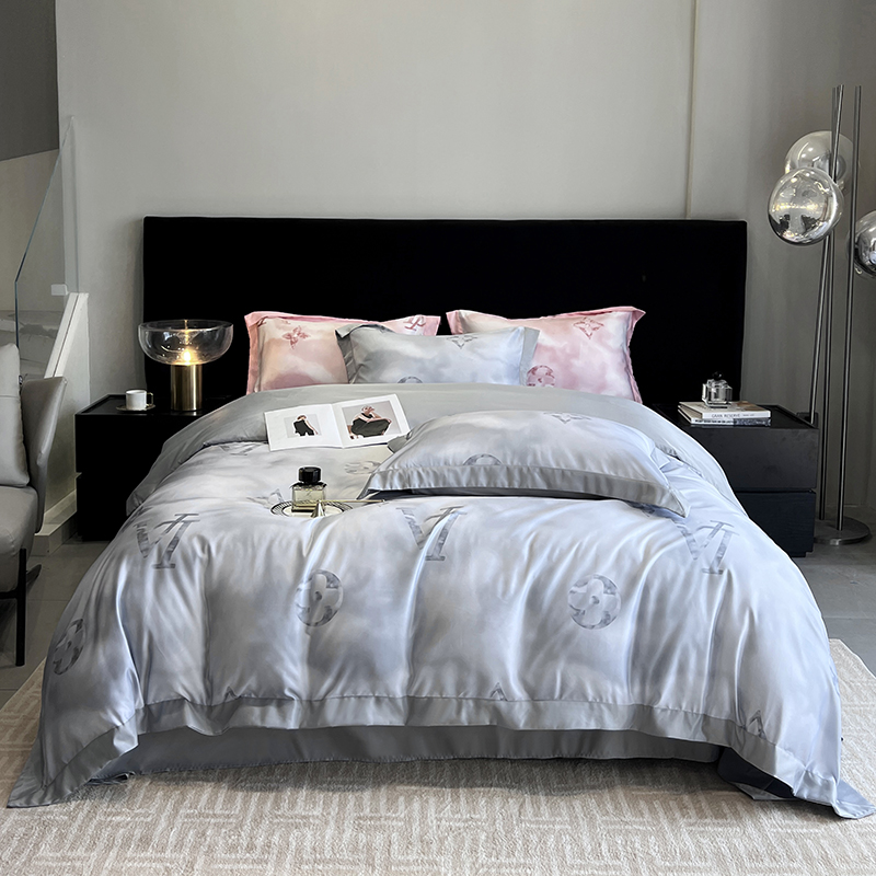 Solid Random Designs Quilts Luxury Bedding Set with Washed Cotton Silk Embroidery