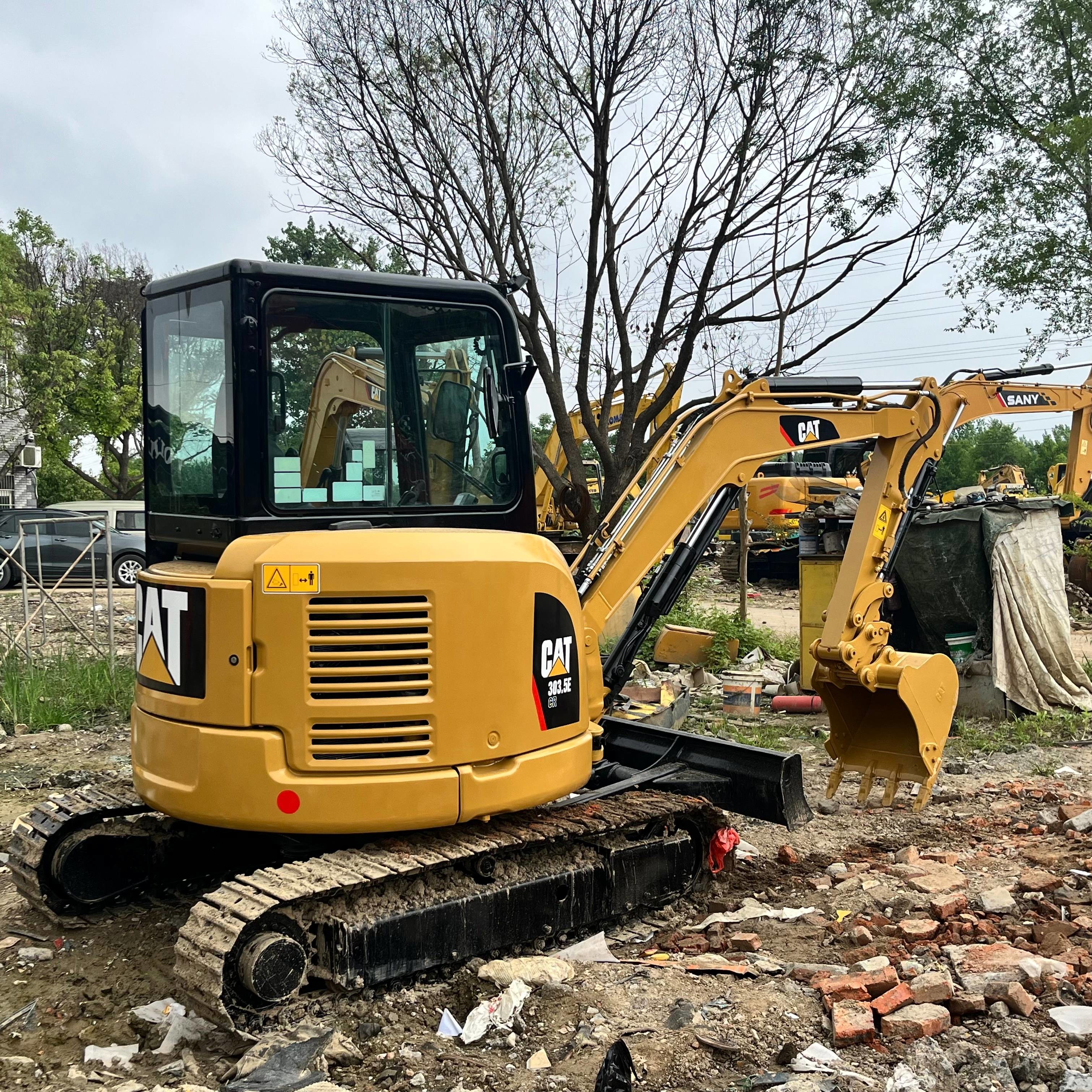 Mini Caterpillar 303.5 Used CAT 23.6KW Excavators Engineering Track Diggers 5 Ton