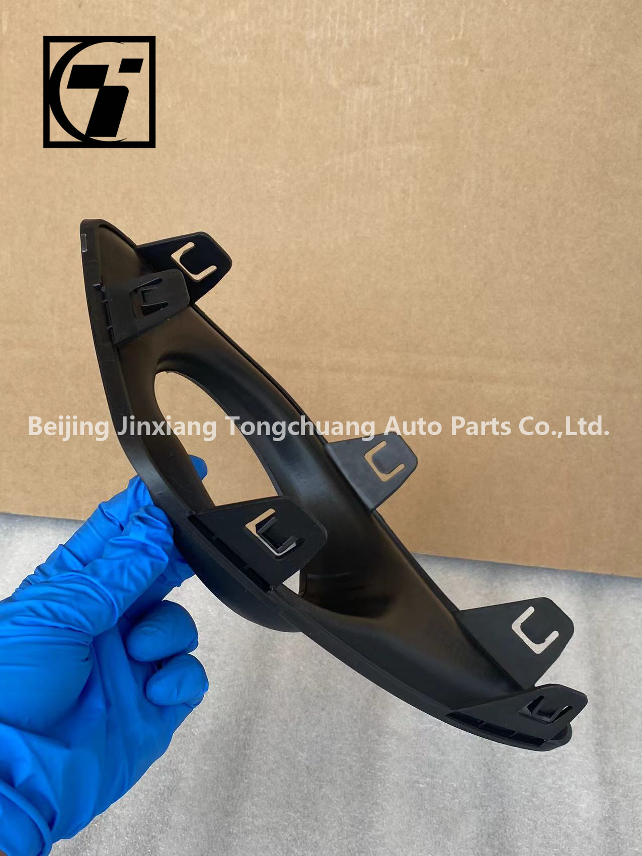 Plastic Design Style Fog Lamp Cover Shell and Frame for Foton P1531010021A0 P1531010020A0