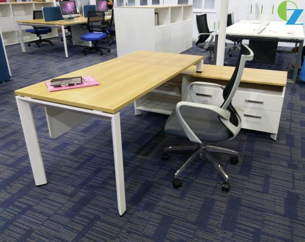 Buy cheap Modren Manager executive Desk Furniture With Triangle Tube Leg from wholesalers