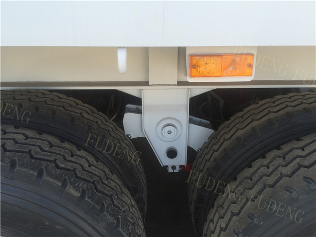 28 Tons Jost Landing Gear Truck Flatbed Trailers Three FUWA Brand Axle